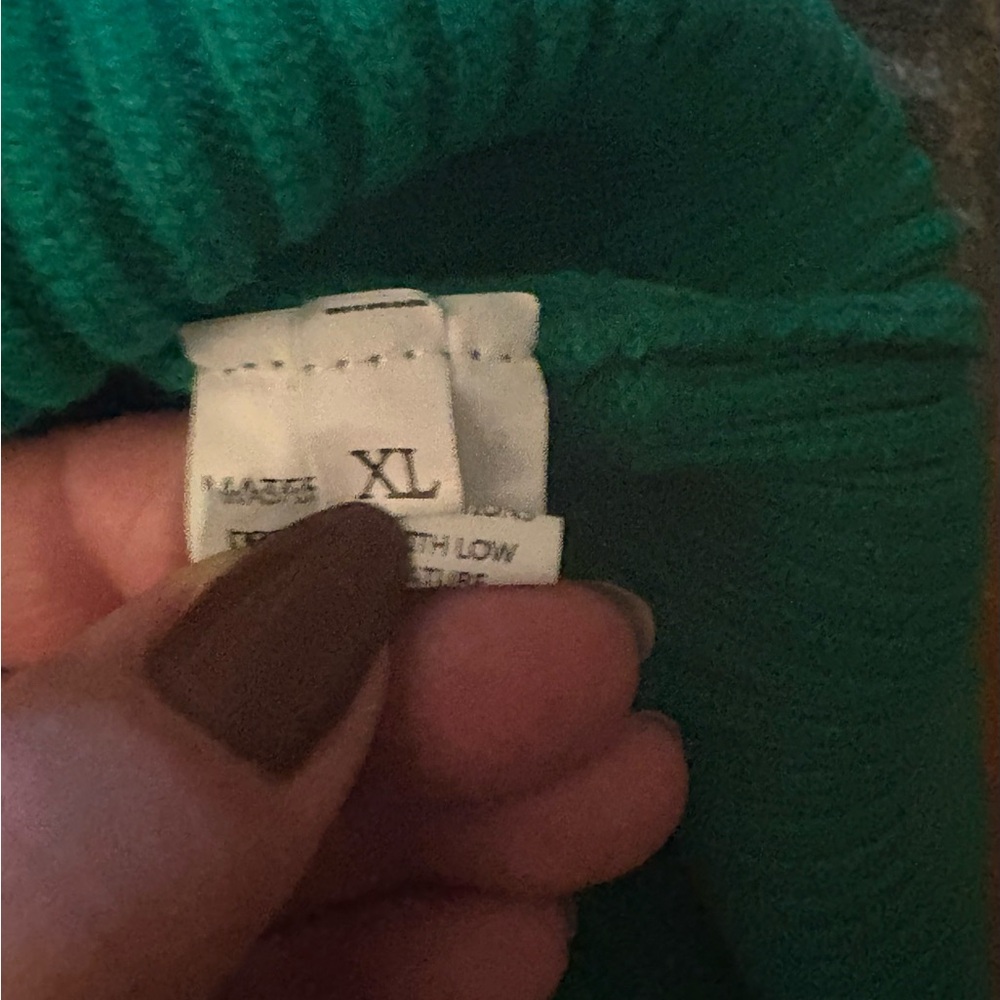 Green Sweater XL